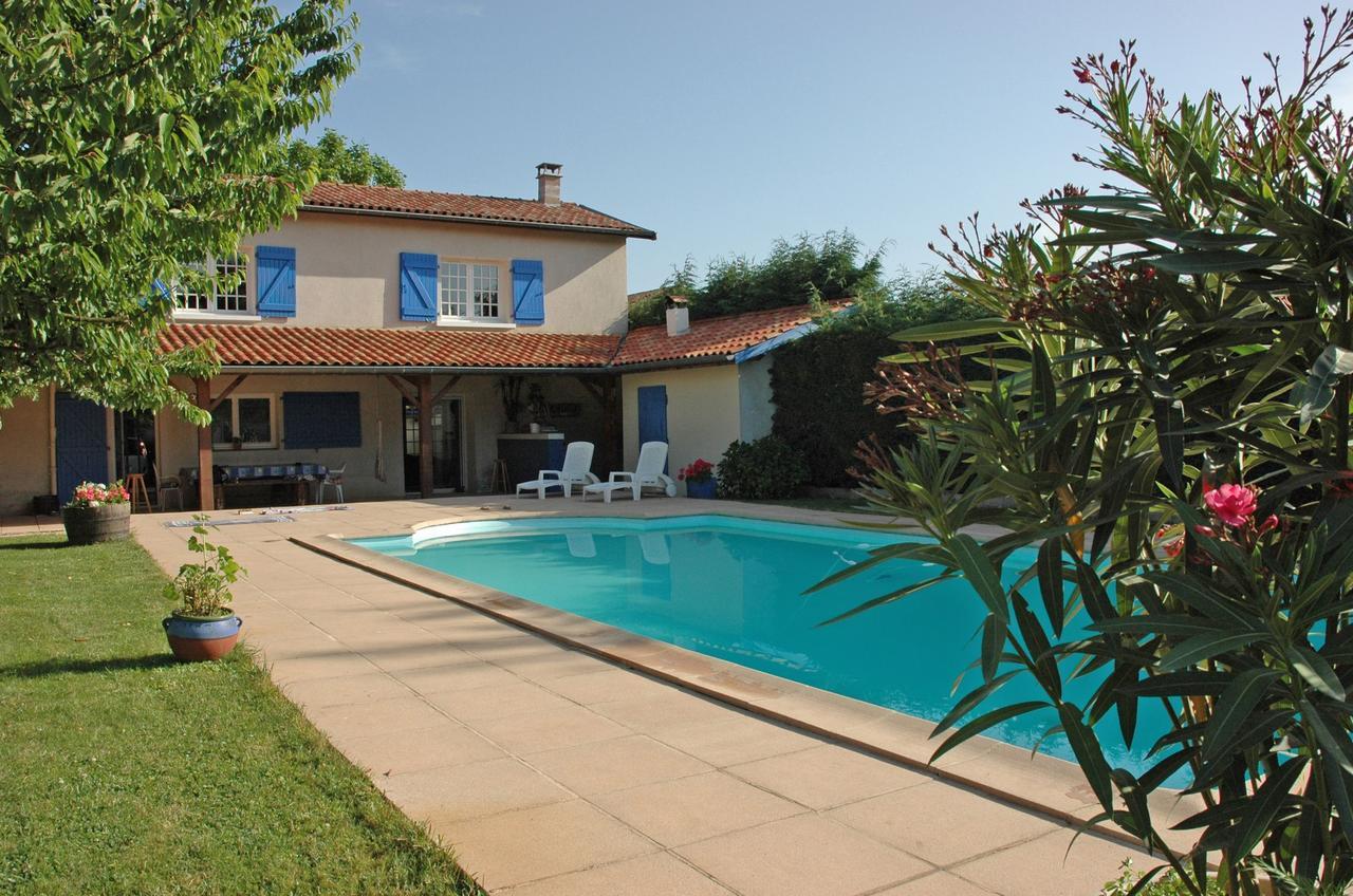 Le Relais Du Grand Logis Civrieux Exterior foto