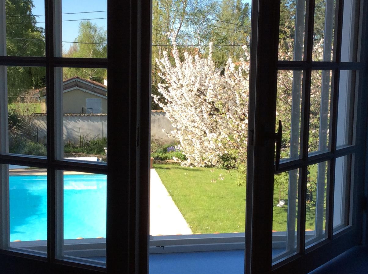 Le Relais Du Grand Logis Civrieux Exterior foto