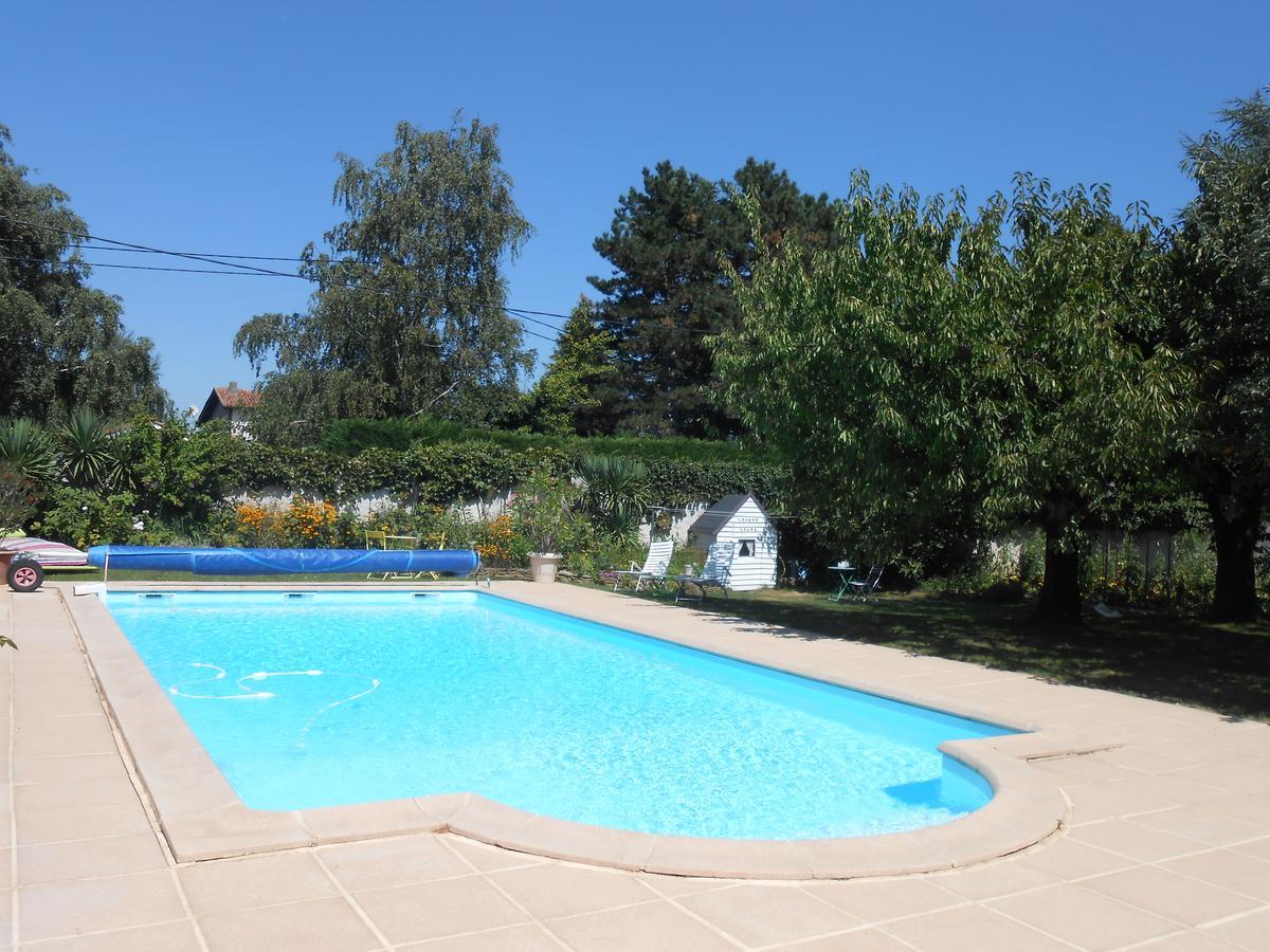 Le Relais Du Grand Logis Civrieux Exterior foto