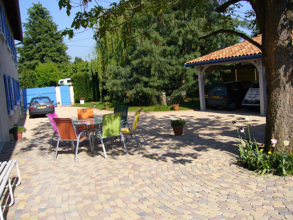Le Relais Du Grand Logis Civrieux Exterior foto