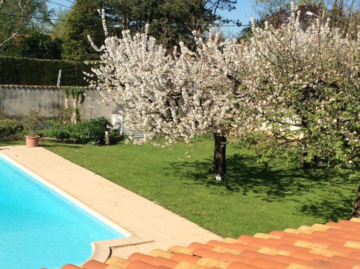 Le Relais Du Grand Logis Civrieux Exterior foto