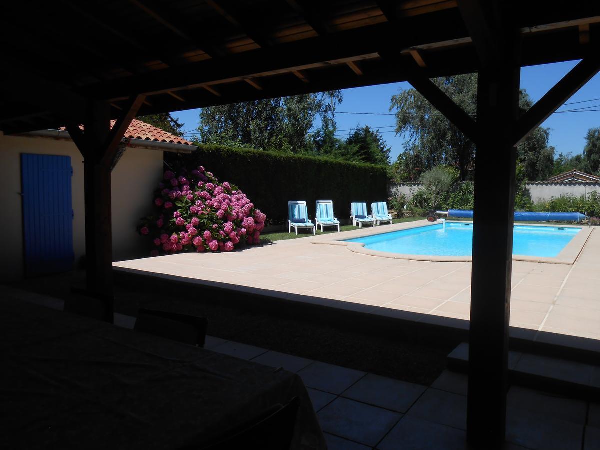 Le Relais Du Grand Logis Civrieux Exterior foto