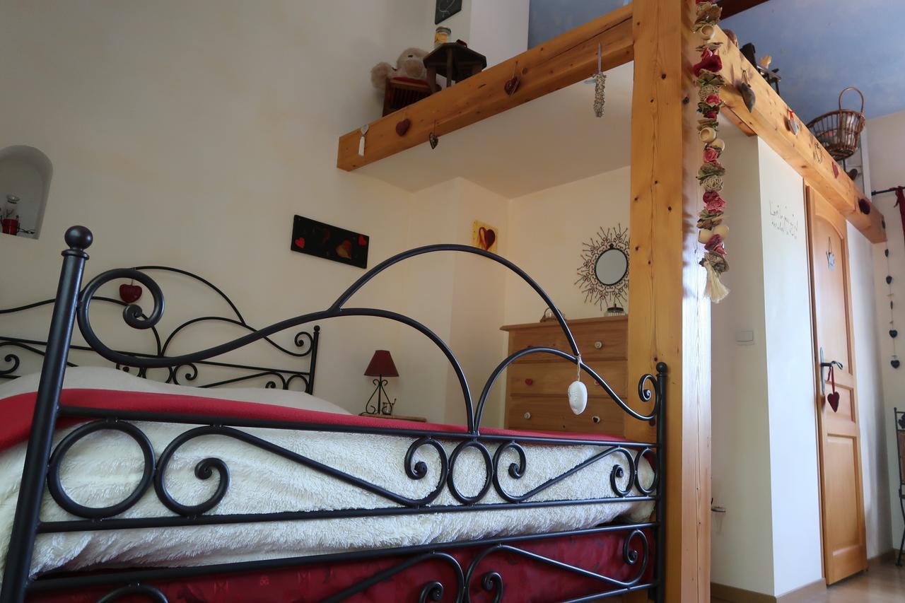 Le Relais Du Grand Logis Civrieux Exterior foto